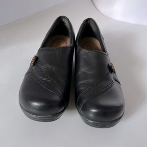 KEEN black leather slip on size 8.5W
